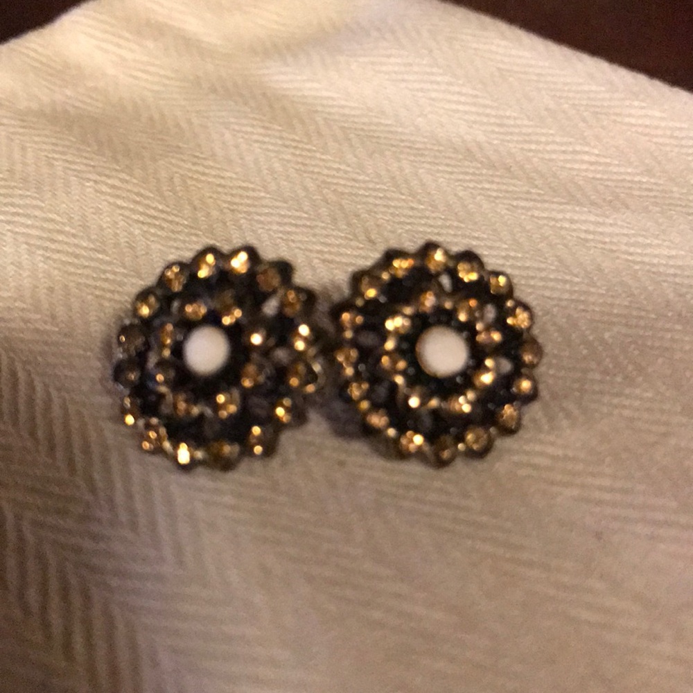 Statement studs - Picture 4 of 4